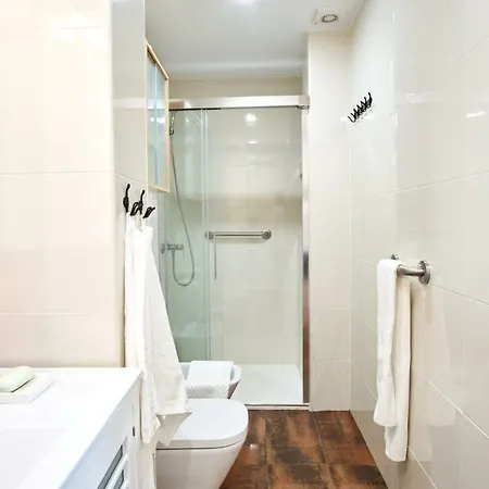 Rodrigo De Triana Courtyard By Valcambre Appartement Sevilla